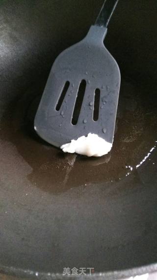 黄花菜炒肉的做法步骤：3