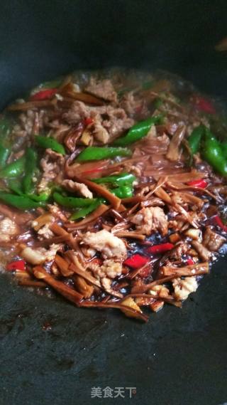 黄花菜炒肉的做法步骤：9