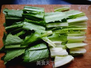 #团圆饭#油麦菜炒鱼豆腐的做法步骤：1