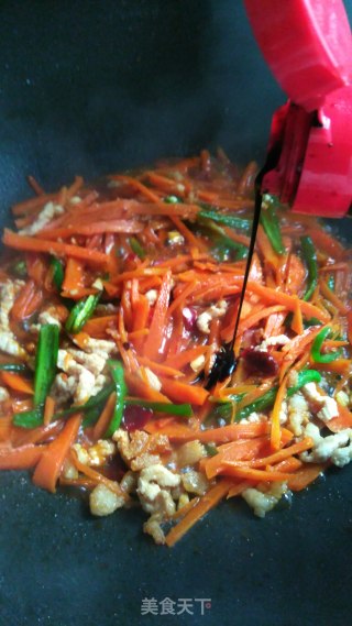 豆瓣酱胡萝卜肉丝的做法步骤：9