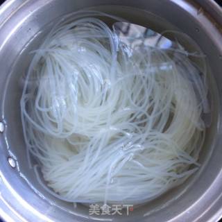 蒜蓉粉丝蒸腐竹的做法步骤：1