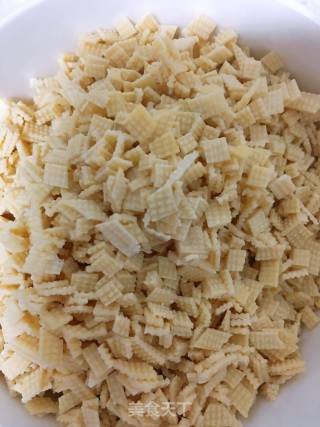 韭菜鸡蛋豆皮馅饺子的做法步骤：5