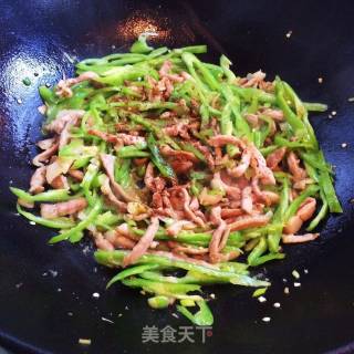 青椒炒肉丝的做法步骤：6