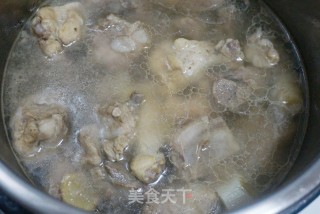 排骨豆角贴饼子的做法步骤：3