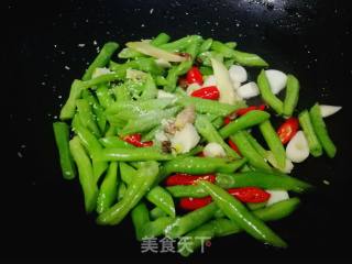 #团圆饭#小米椒炒龙豆角的做法步骤：5