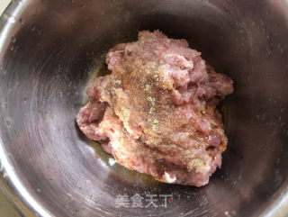 油面筋塞肉的做法步骤：2