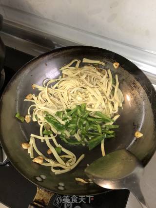 青椒炒干丝的做法步骤：5