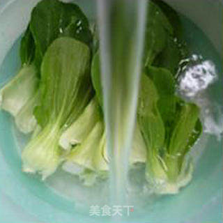 猪油渣青菜炒年糕的做法步骤：4