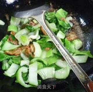 猪油渣青菜炒年糕的做法步骤：8