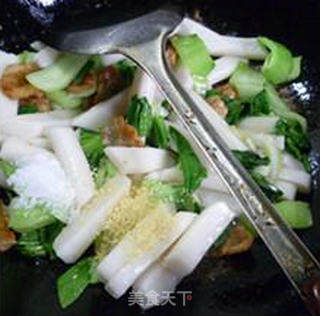 猪油渣青菜炒年糕的做法步骤：10