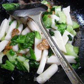 猪油渣青菜炒年糕的做法步骤：11