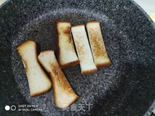 香煎面包片的做法步骤：3