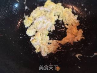 家常菜——青椒西红柿炒鸡蛋的做法步骤：2