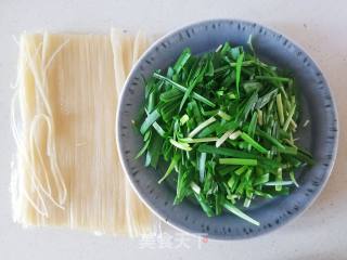 炒冷面的做法步骤：1