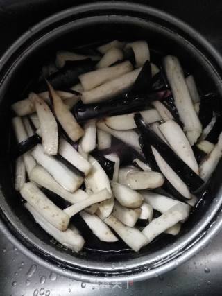 #团圆饭#茄子煲的做法步骤：2