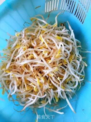 清炒绿豆芽的做法步骤：3