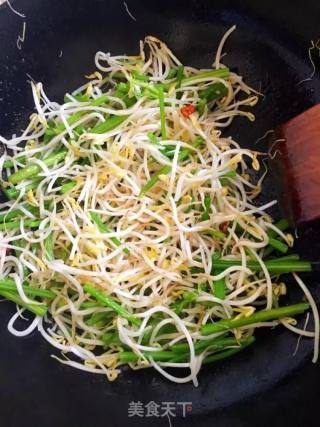 清炒绿豆芽的做法步骤：6