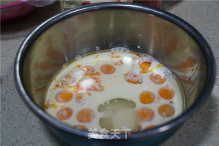 草莓金杯蛋糕仔的做法步骤：4