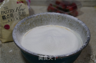 草莓金杯蛋糕仔的做法步骤：7