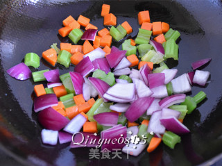 波点蔬菜蛋包饭的做法步骤：7