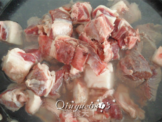 番茄牛肉韭菜面的做法步骤：2