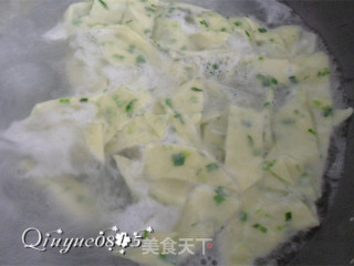 番茄牛肉韭菜面的做法步骤：16