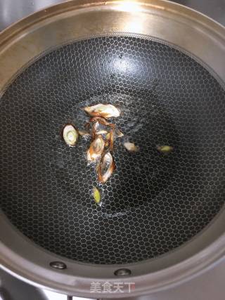 午餐肉炒包菜的做法步骤：3