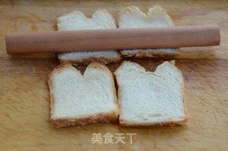 黑椒牛肉香肠吐司卷的做法步骤：2