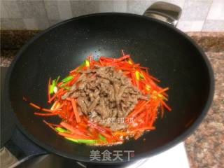 胡萝卜炒牛肉丝的做法步骤：9