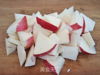 土豆炖萝卜的做法步骤：1