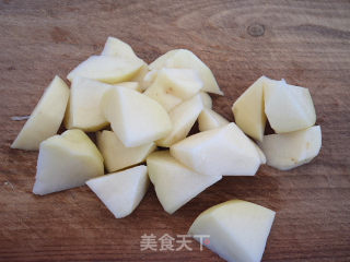 土豆炖萝卜的做法步骤：2