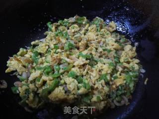 肉丁辣子炒虾皮的做法步骤：10