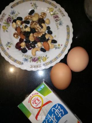 综合果仁烤蛋奶的做法步骤：1