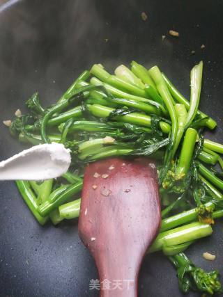 猪油蒜香菜心的做法步骤：7