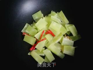 #团圆饭#清炒莴笋的做法步骤：4