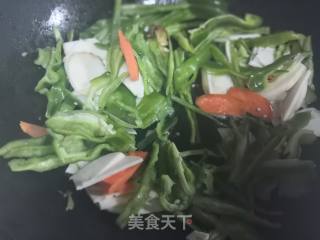 青椒牛肉炒芋头的做法步骤：4