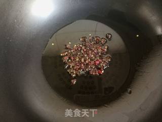 #团圆饭#麻辣花生米的做法步骤：3