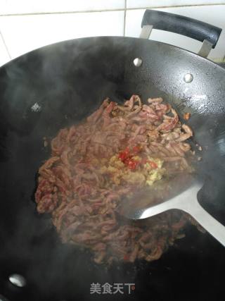 棒菜牛肉丝的做法步骤：12
