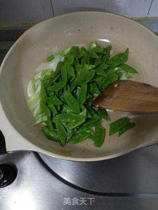 荷兰豆炒鸡蛋的做法步骤：9