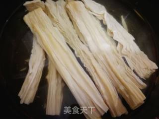 #团圆饭#油麦菜炒腐竹的做法步骤：1