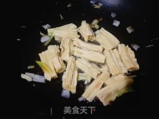 #团圆饭#油麦菜炒腐竹的做法步骤：4