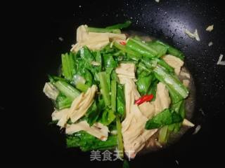 #团圆饭#油麦菜炒腐竹的做法步骤：8
