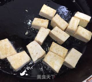 蒜苗炒豆腐的做法步骤：4