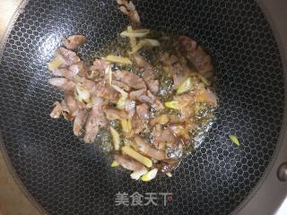 腊肠炒包菜丝的做法步骤：5