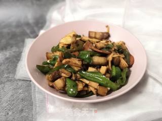 冬天来一碗—冬笋炒五花肉的做法步骤：4