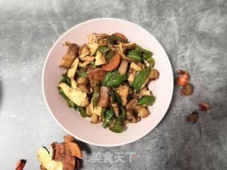冬天来一碗—冬笋炒五花肉的做法步骤：7