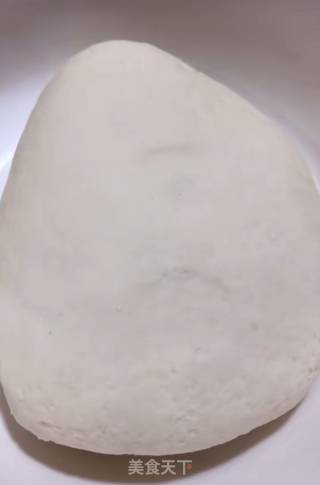 油梭子葱花饼的做法步骤：2