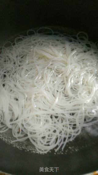虾味丸米粉的做法步骤：5
