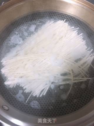 鸡蛋面的做法步骤：1