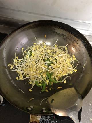 简单版豆芽炒粉条的做法步骤：3